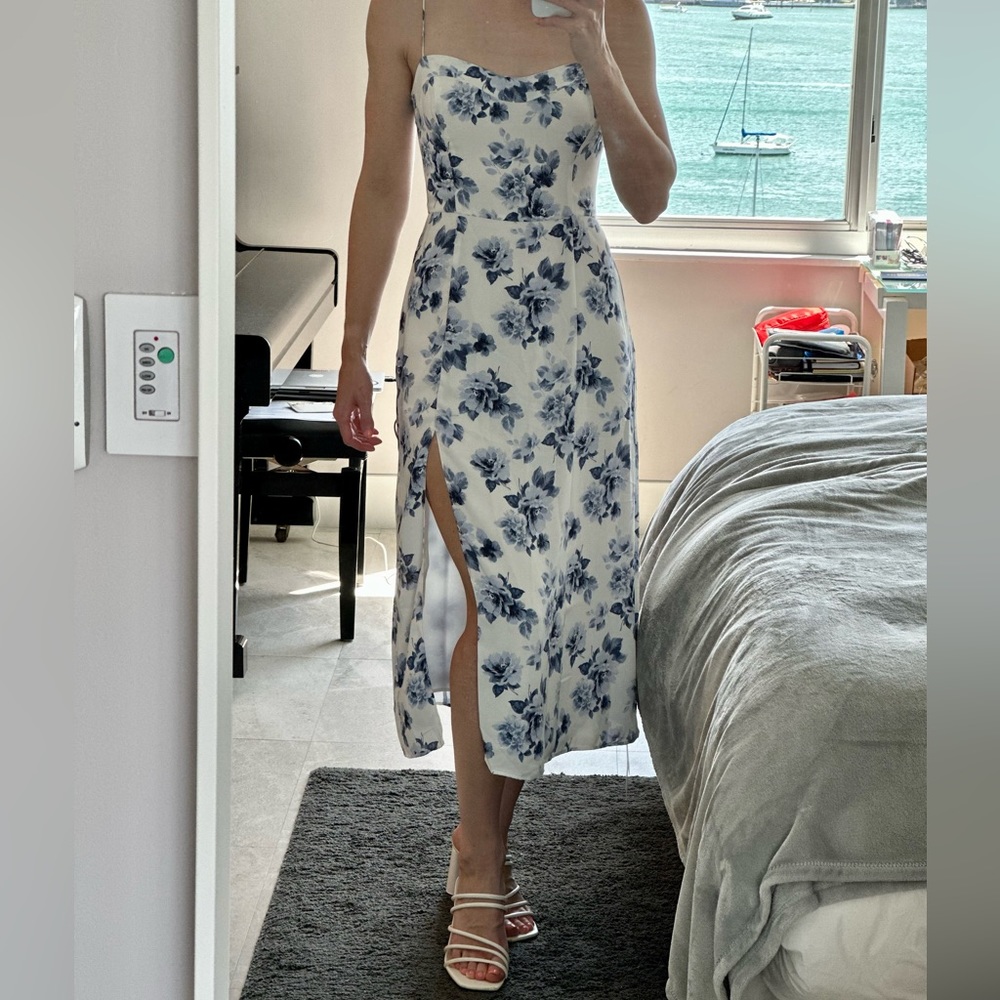 Abercrombie Blue and White Floral Midi Wedding Guest Dress! (Size S) worn once